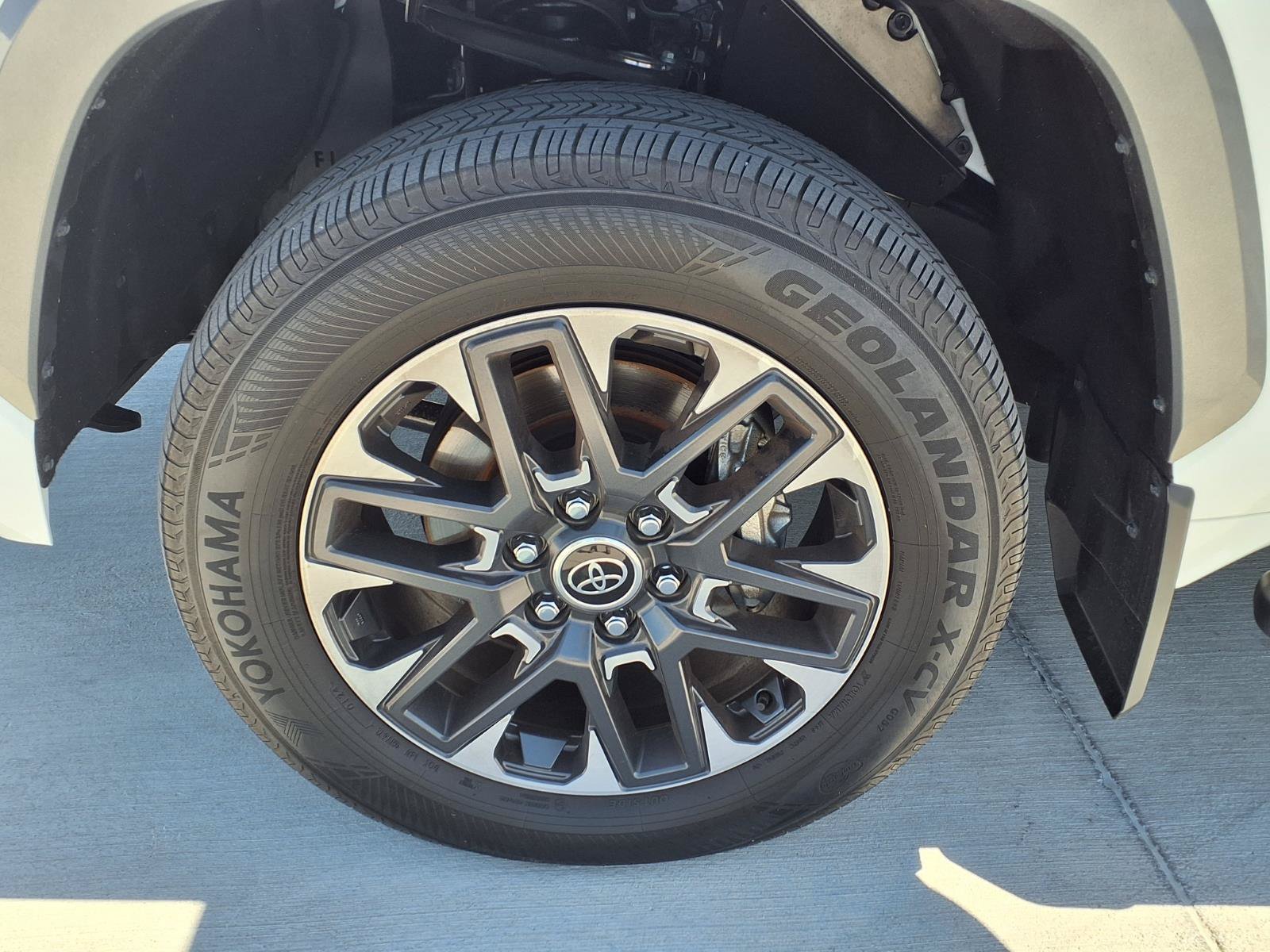 Used 2024 Toyota Tundra Limited AWD/4WD image 29