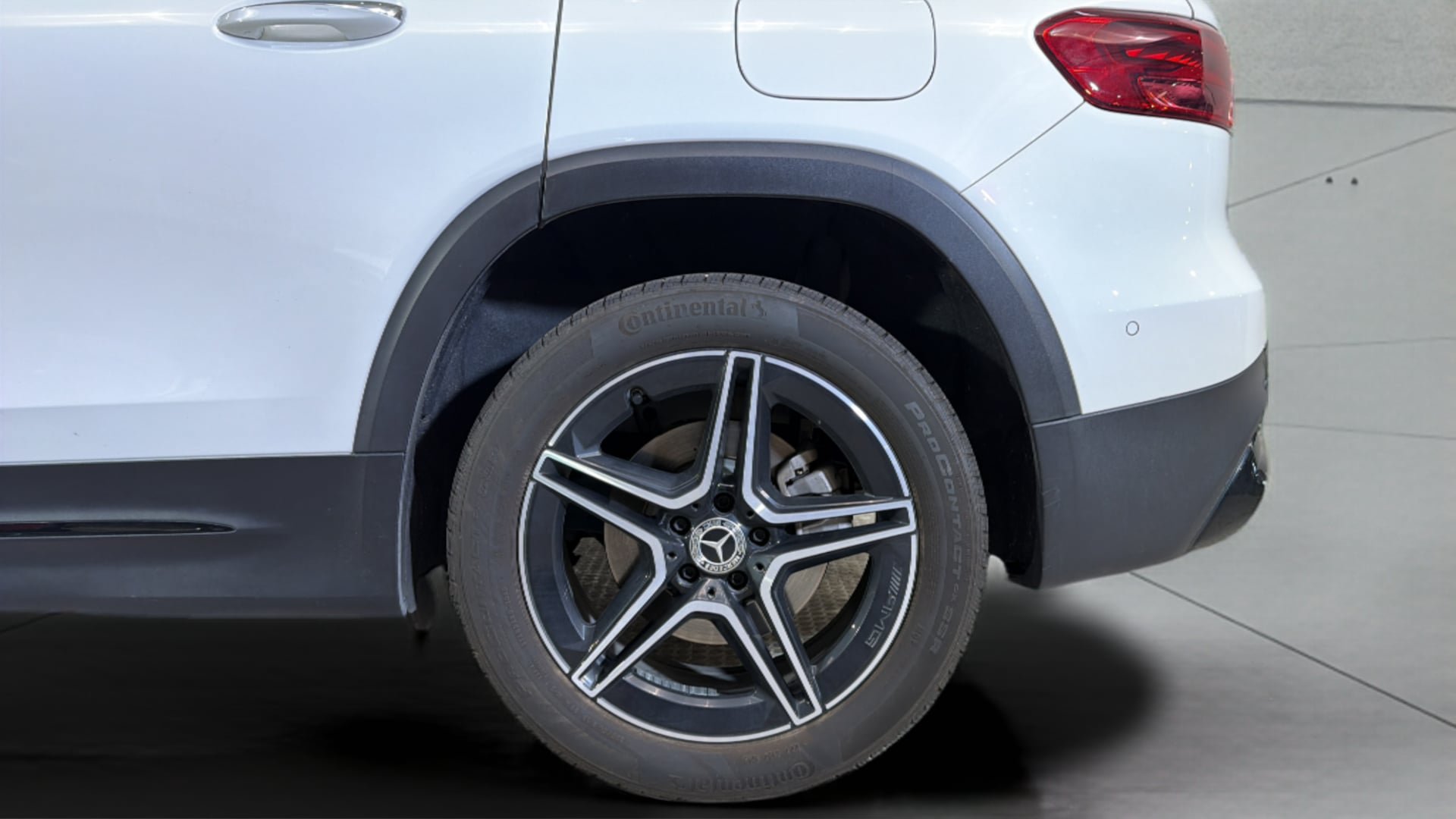 Used 2025 Mercedes-Benz GLB 250 image 37
