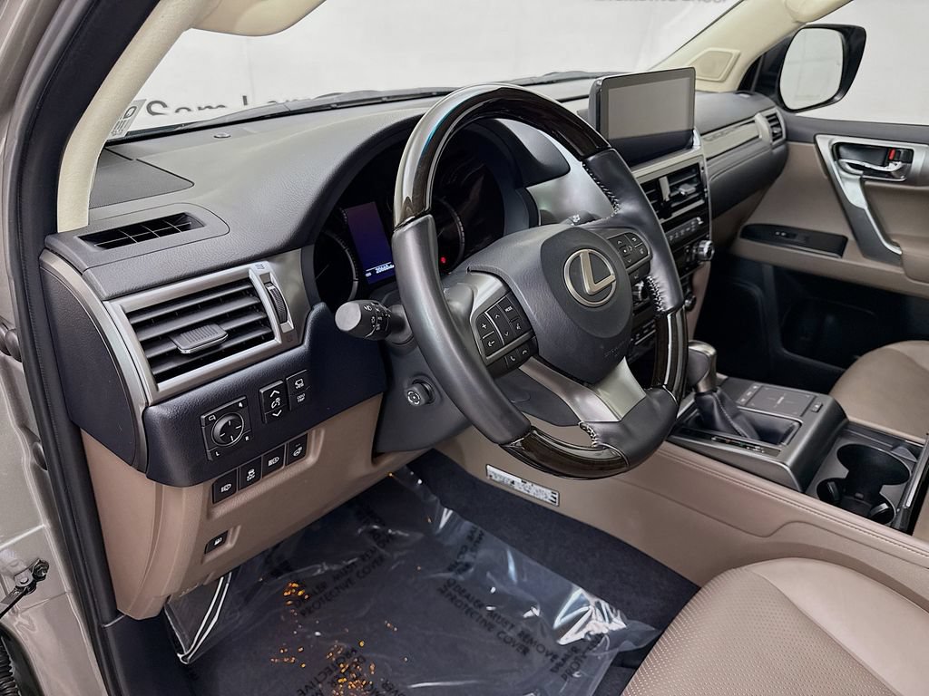 Used 2023 Lexus GX 460 Luxury w/ Accessory Package AWD/4WD image 9