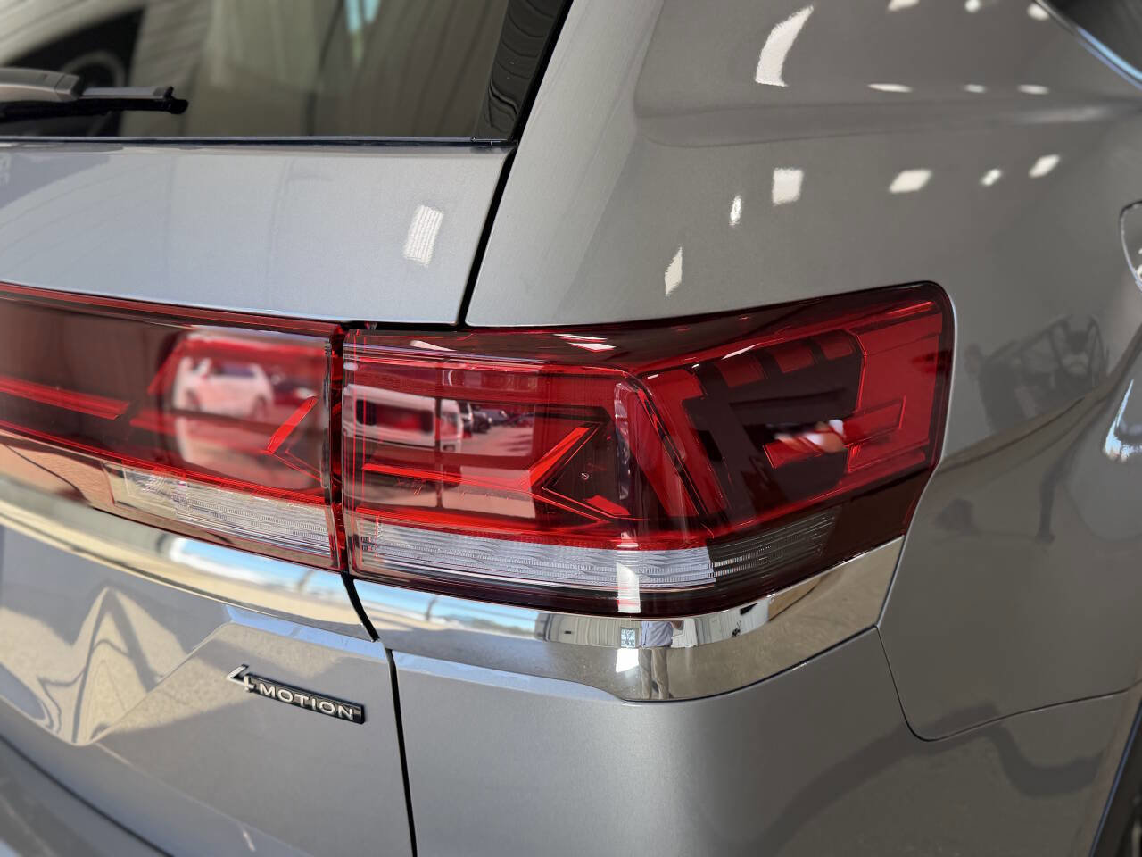 Used 2025 Volkswagen Atlas SE image 39