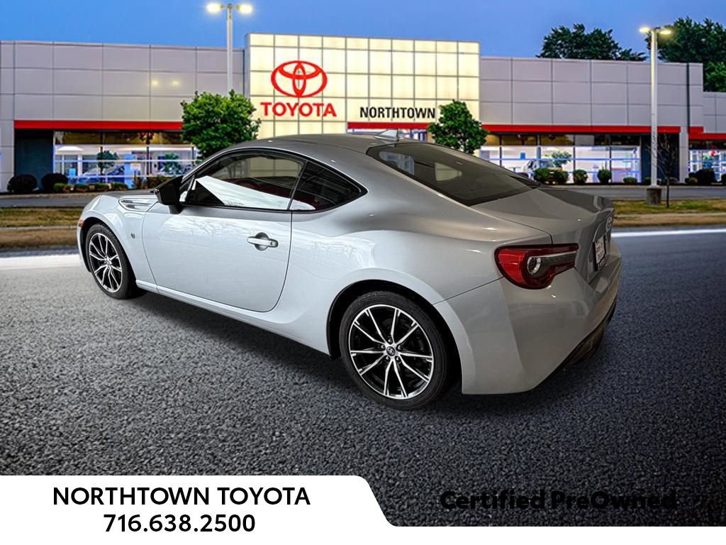 Used 2017 Toyota 86 image 3