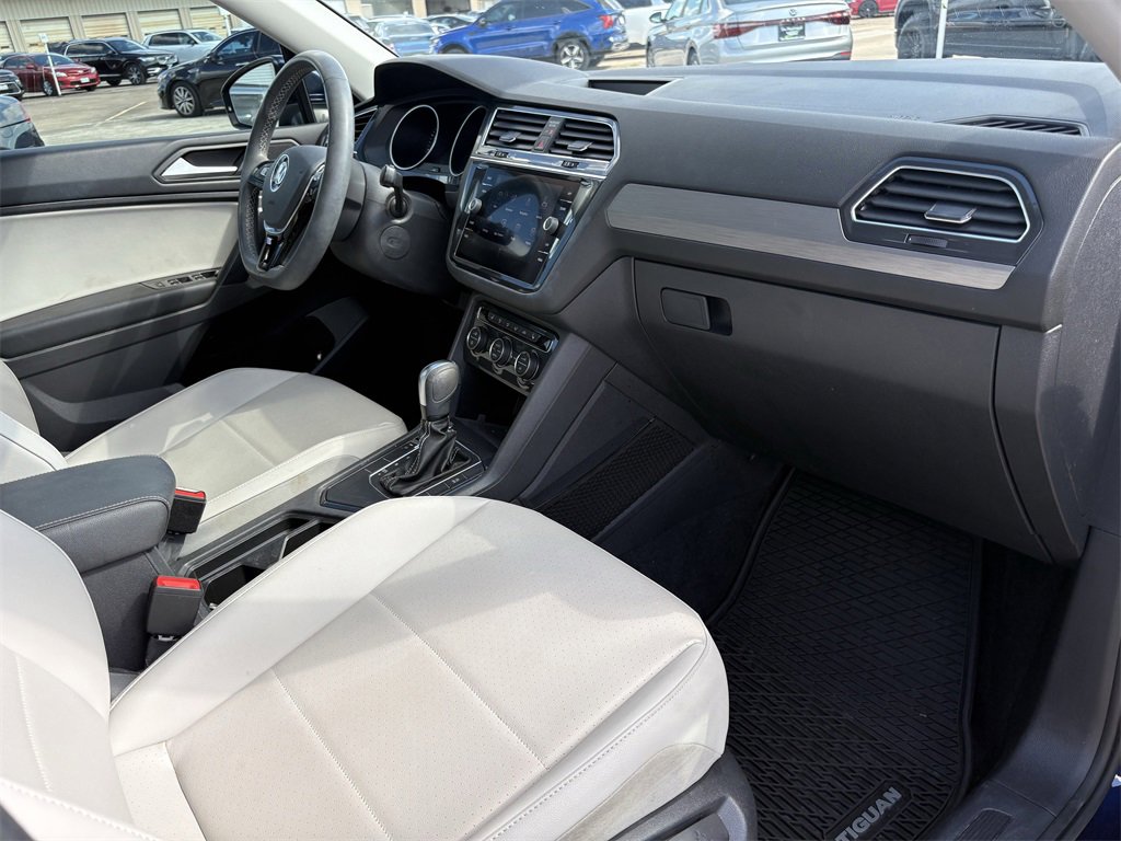 Used 2021 Volkswagen Tiguan SE image 30