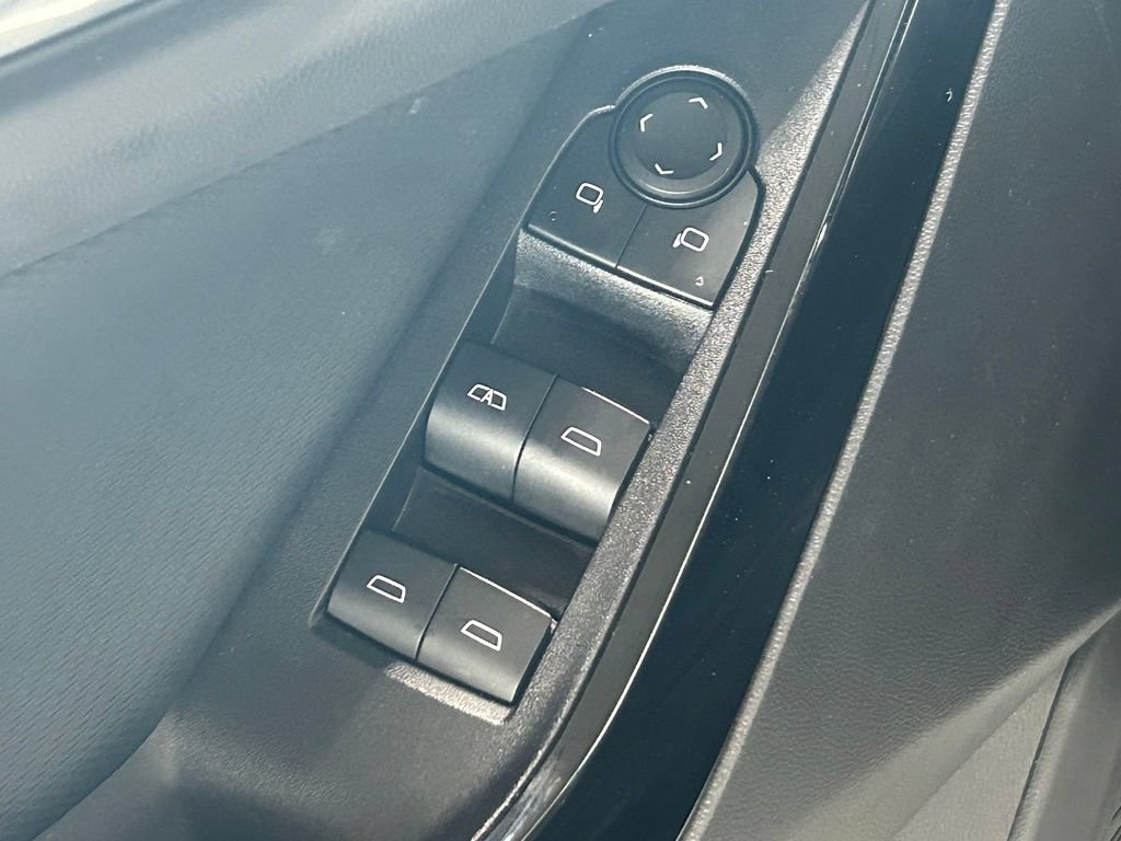 Used 2025 Chevrolet Equinox LT FWD image 17