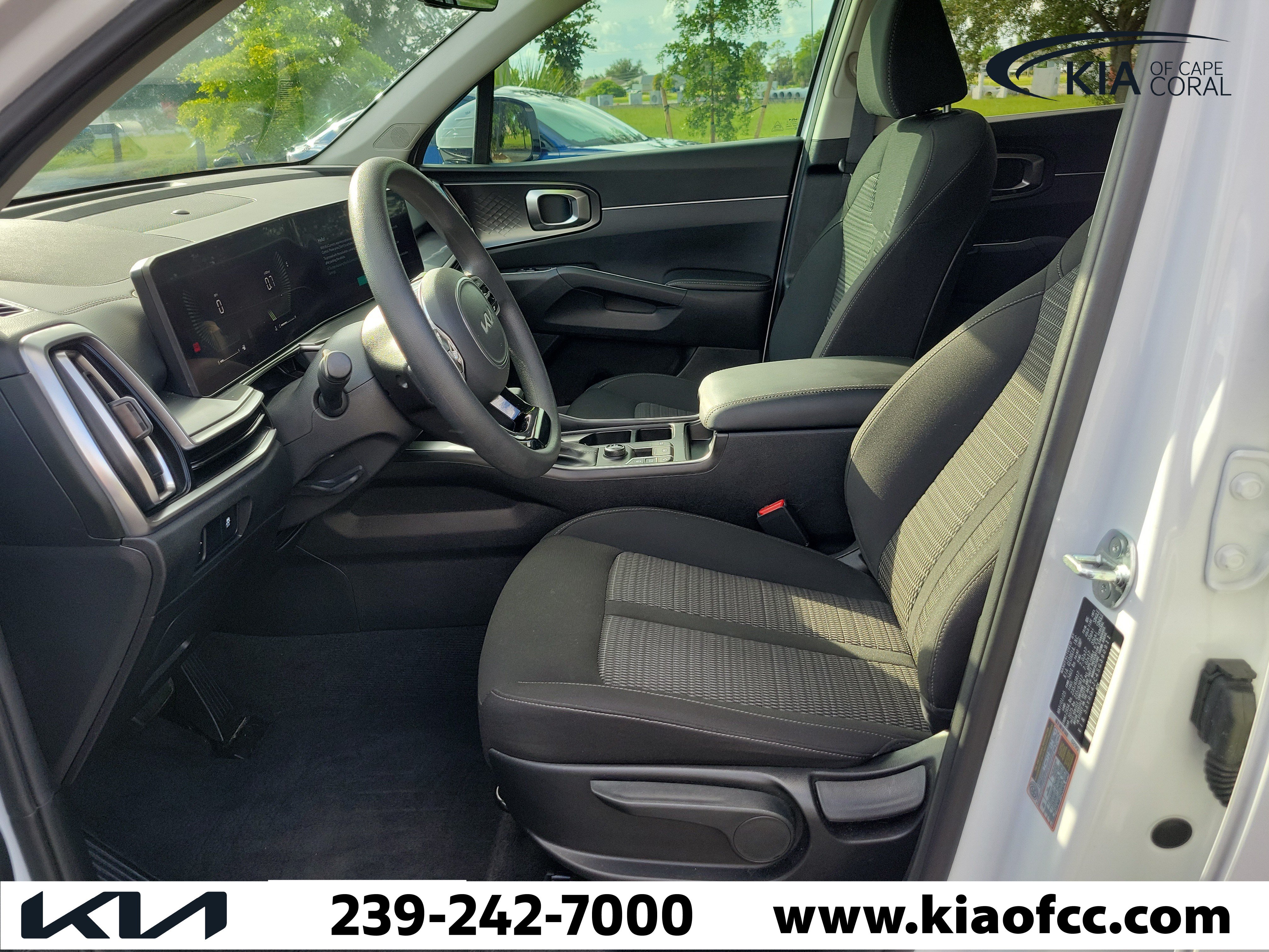 Used 2025 Kia Sorento LX FWD image 20