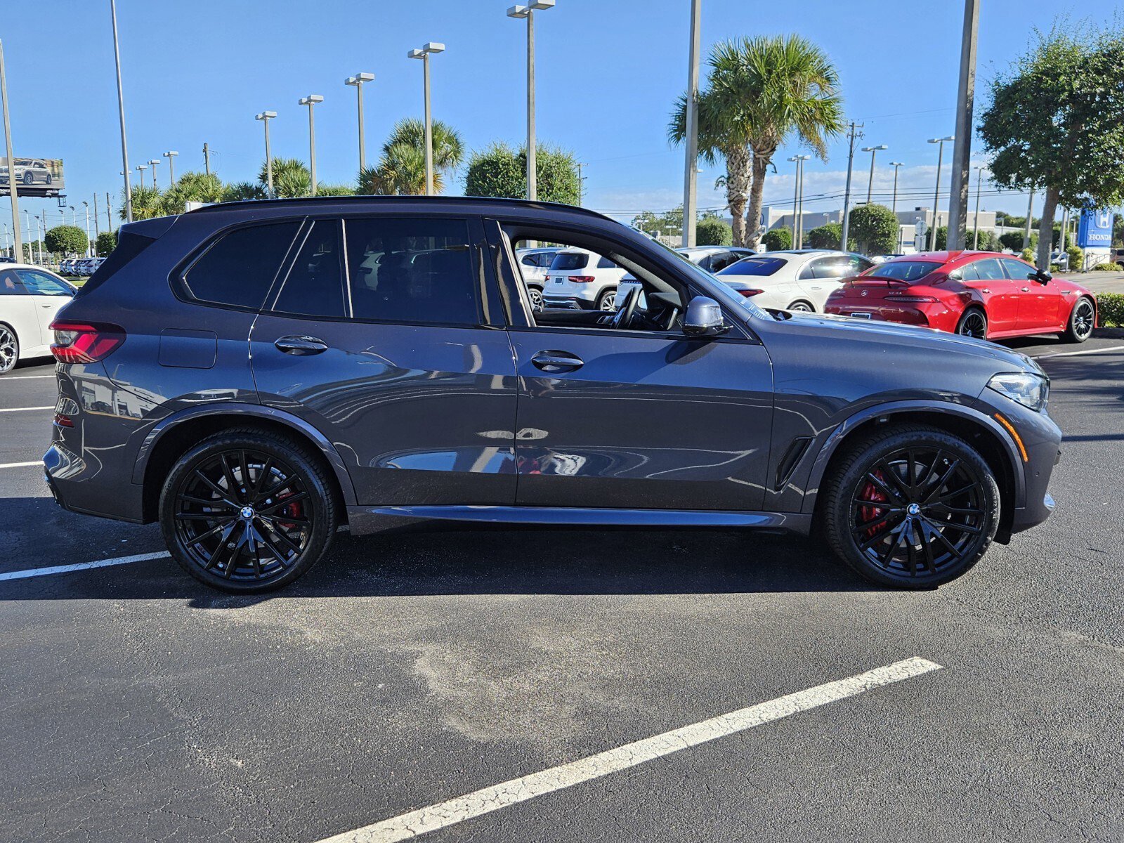 Certified 2022 BMW X5 M50i w/ Premium Package image 3