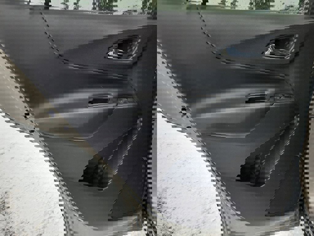 Used 2018 Chevrolet Equinox LT image 10