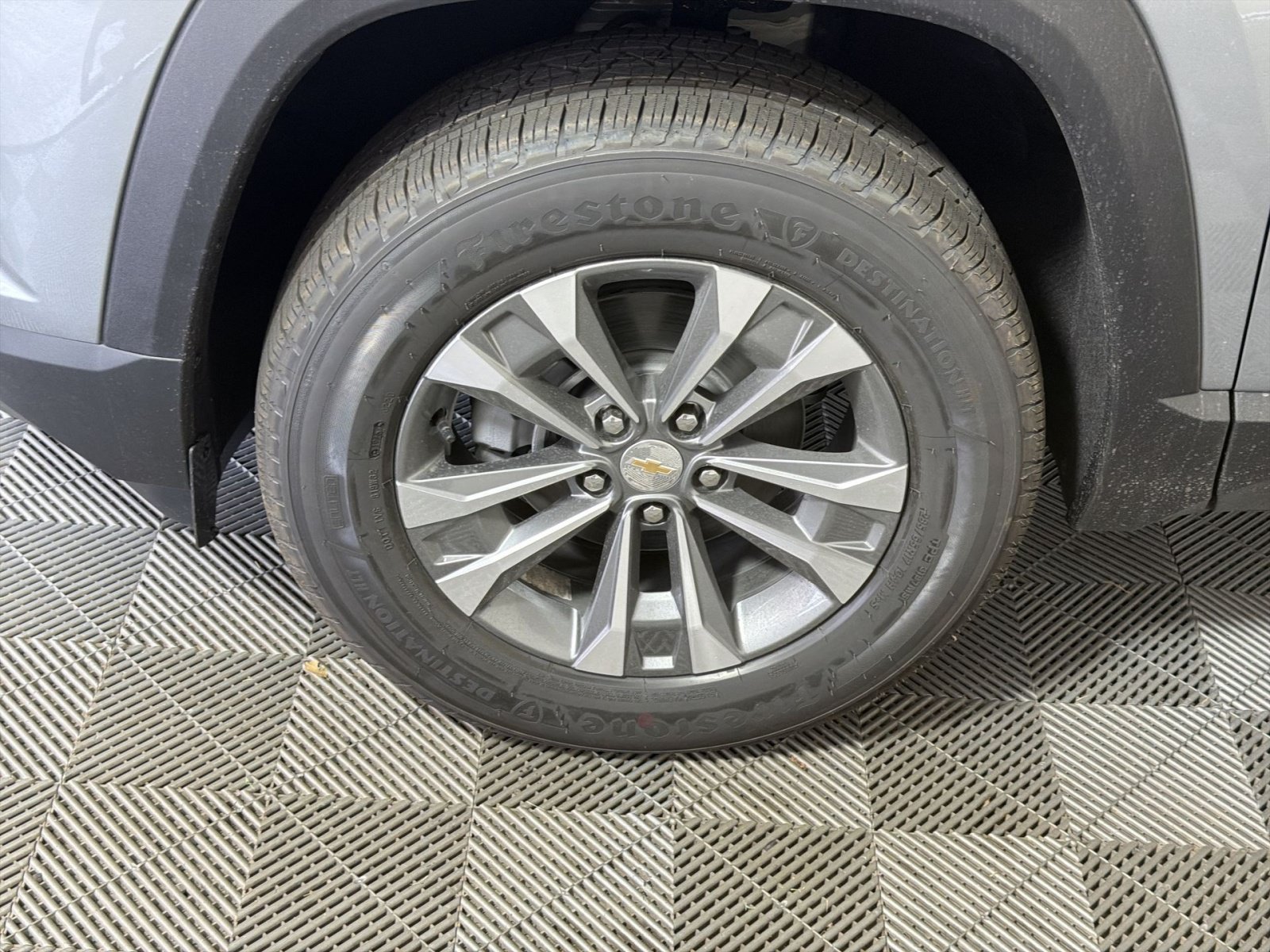 New 2027 Chevrolet Equinox LT w/ Safety and Technology Package FWD image 12