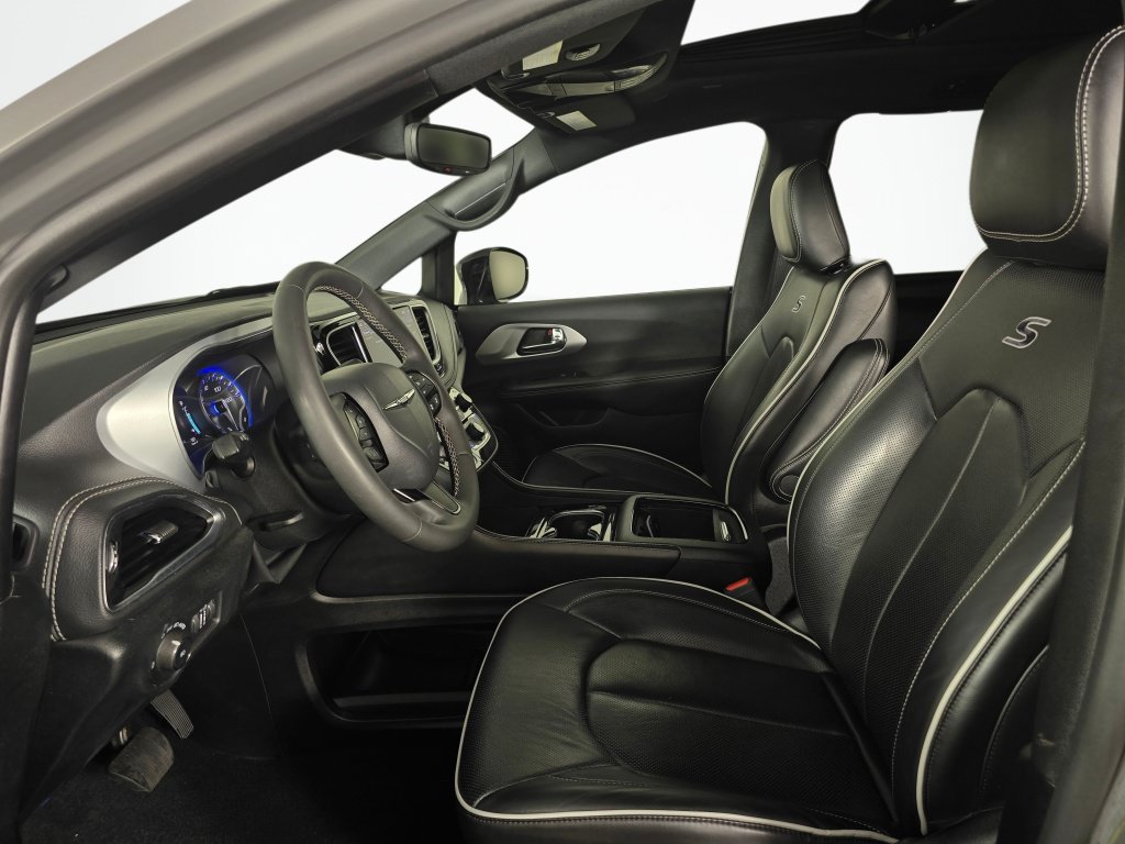 Used 2025 Chrysler Pacifica Limited FWD image 25
