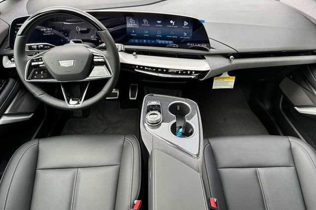 New 2026 Cadillac Optiq Luxury 1 image 13