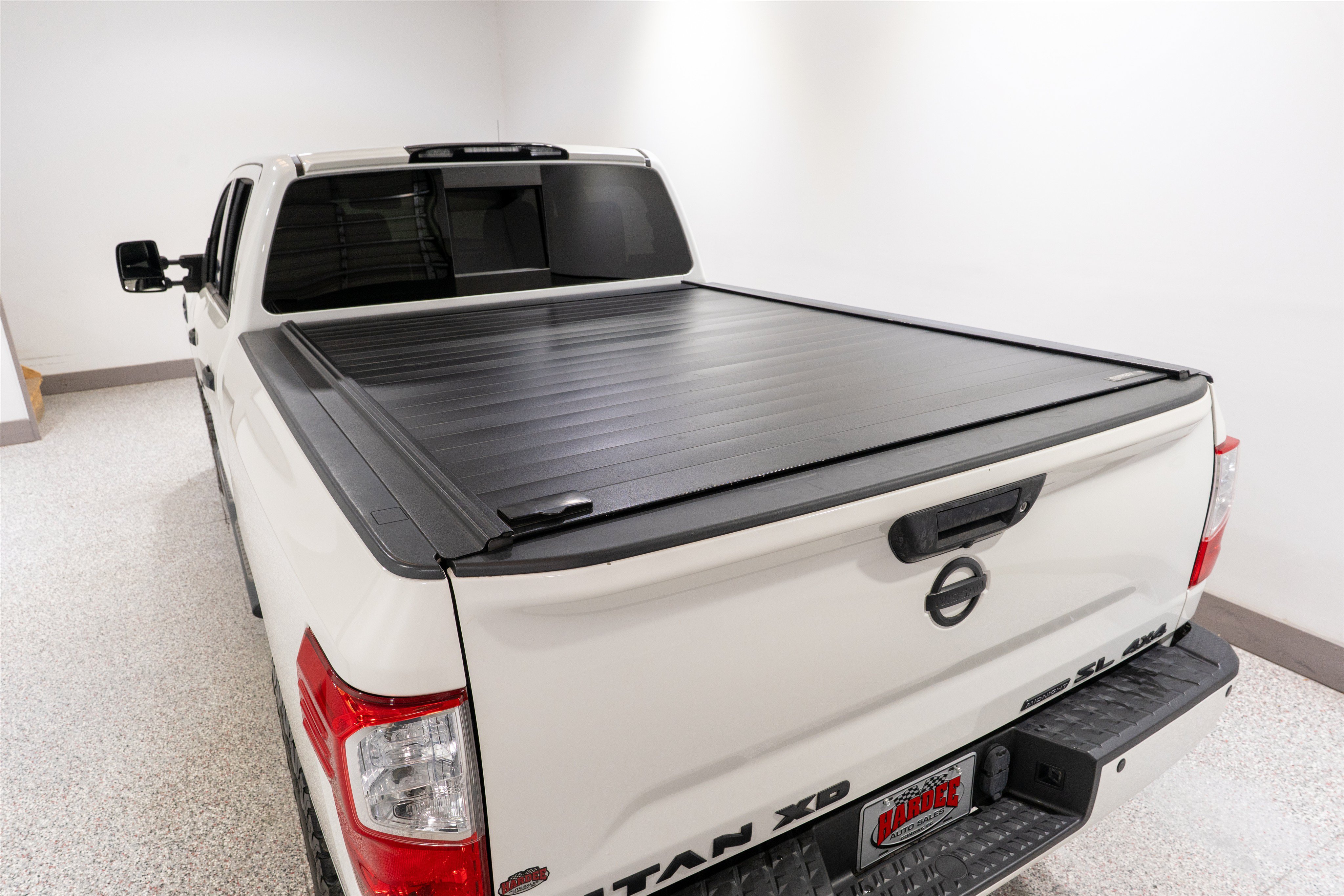 Used 2019 Nissan Titan SL w/ Midnight Edition AWD/4WD image 11