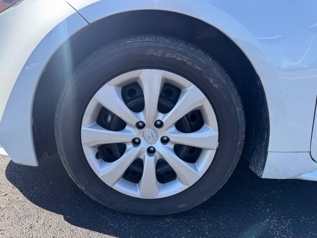 Used 2025 Toyota Corolla LE FWD image 12