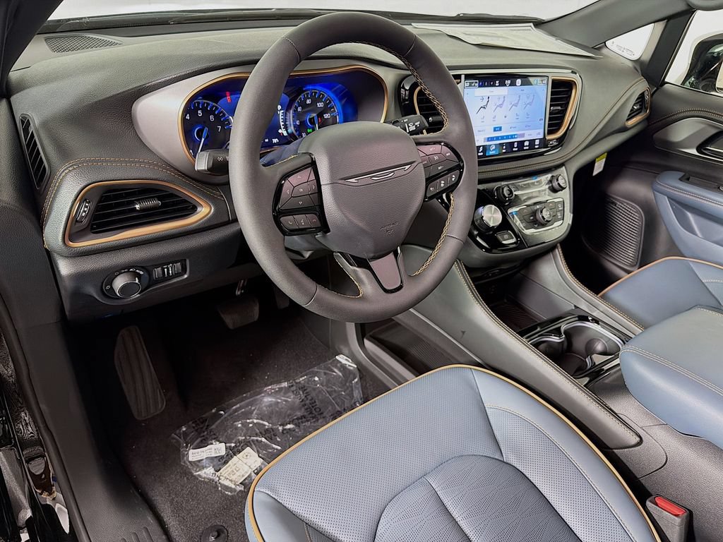 New 2027 Chrysler Pacifica Pinnacle w/ Theater Group AWD/4WD image 9