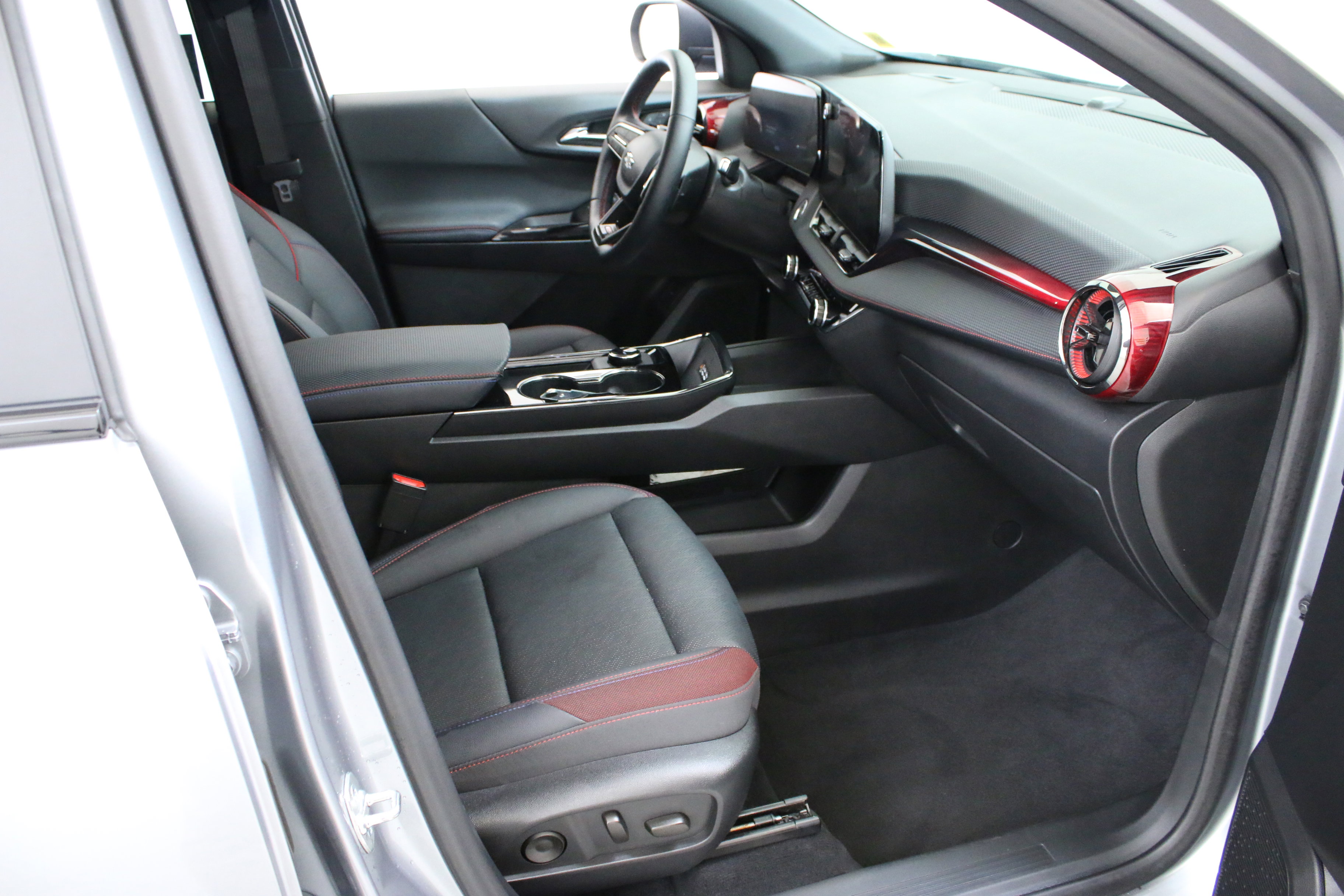 Certified 2025 Chevrolet Equinox RS w/ Safety and Technology Package AWD/4WD image 30