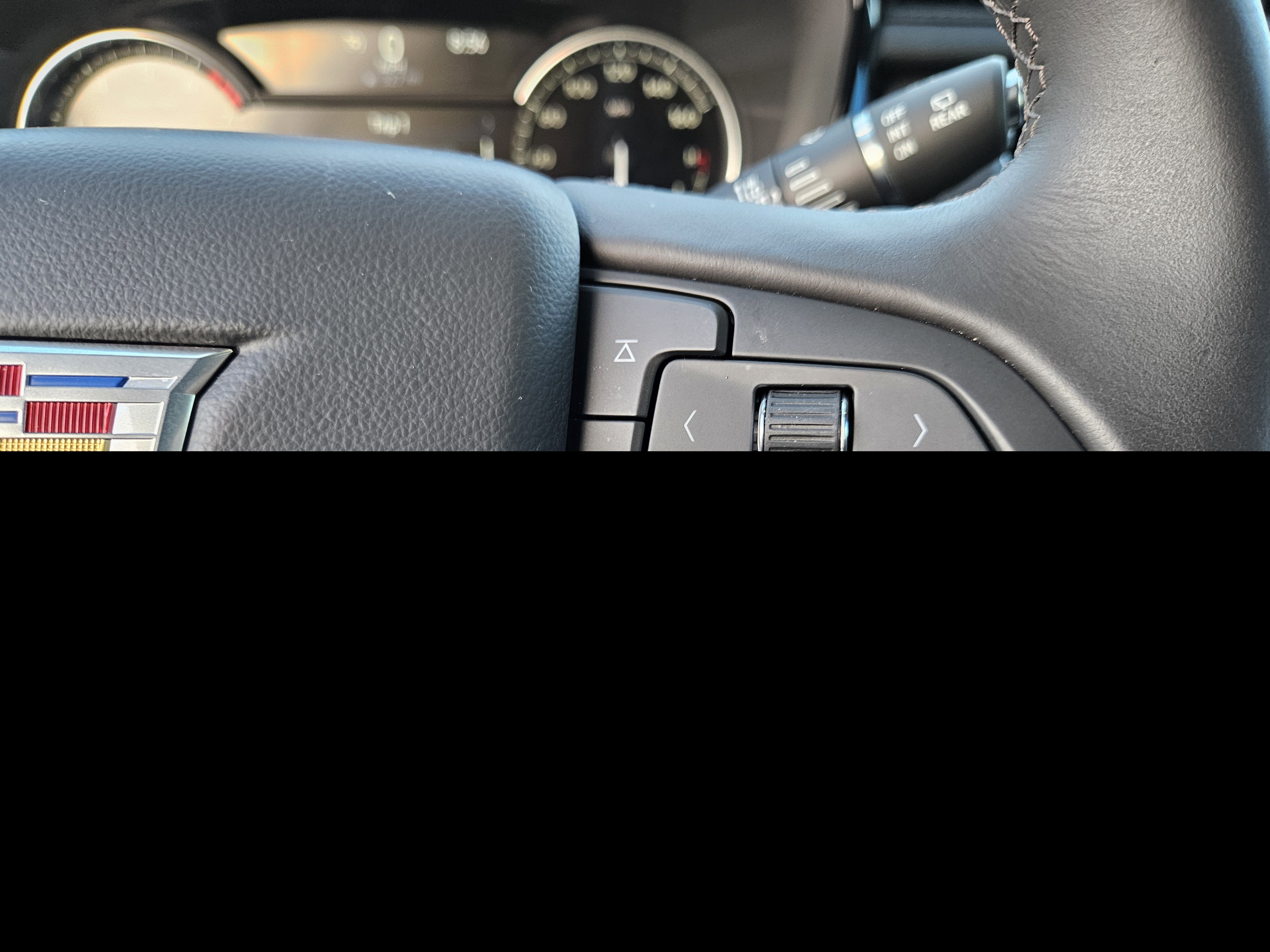 New 2025 Cadillac XT6 Luxury image 34