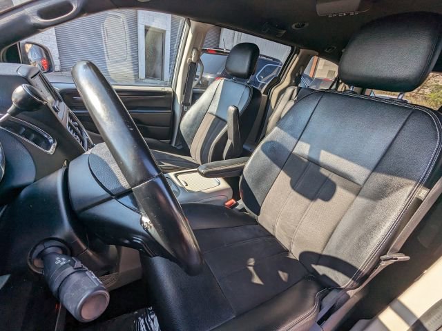 Used 2020 Dodge Grand Caravan SXT FWD image 17
