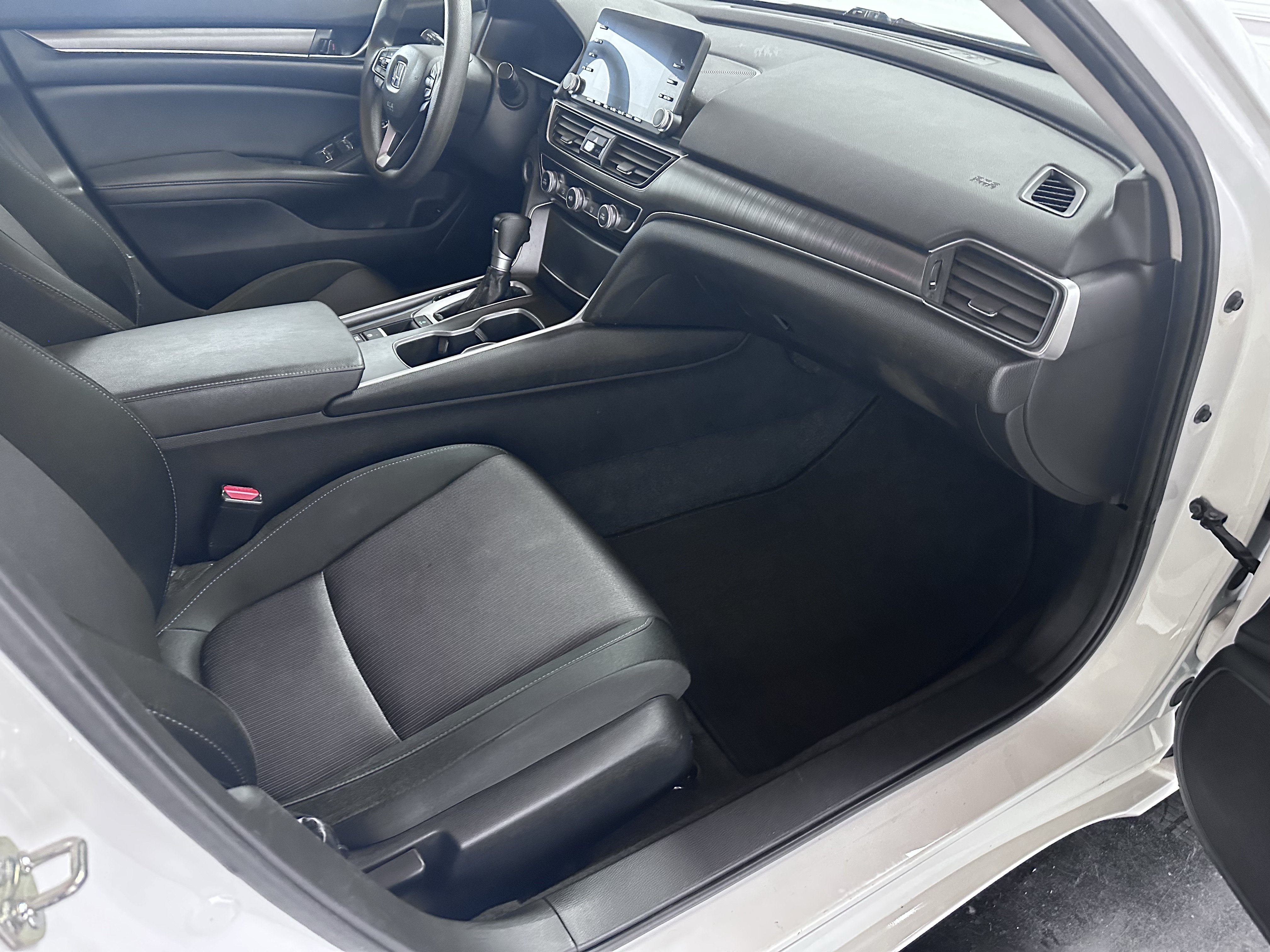 Used 2020 Honda Accord LX image 36