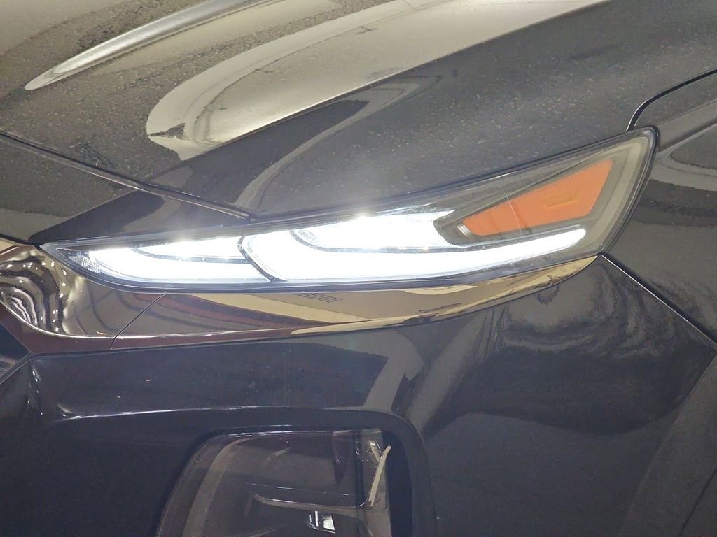 Used 2020 Hyundai Santa Fe Limited image 34