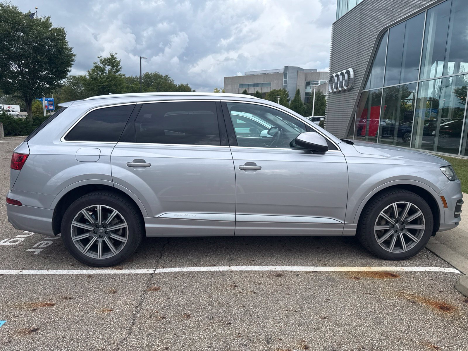 Used 2019 Audi Q7 3.0T Premium Plus w/ Premium Plus Package AWD/4WD image 4