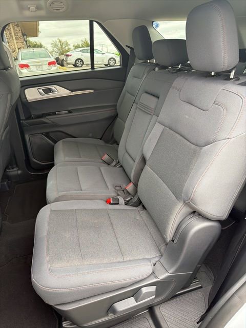 Used 2025 Ford Explorer Active image 18