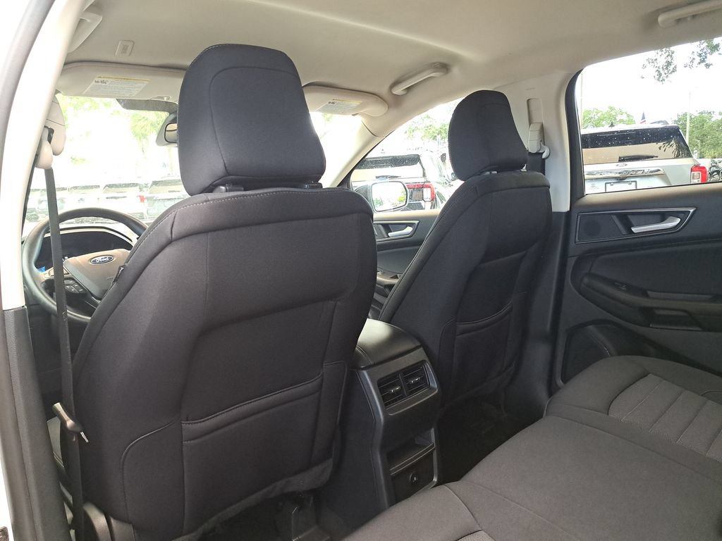 Certified 2024 Ford Edge SE w/ Black Appearance Package AWD/4WD image 11