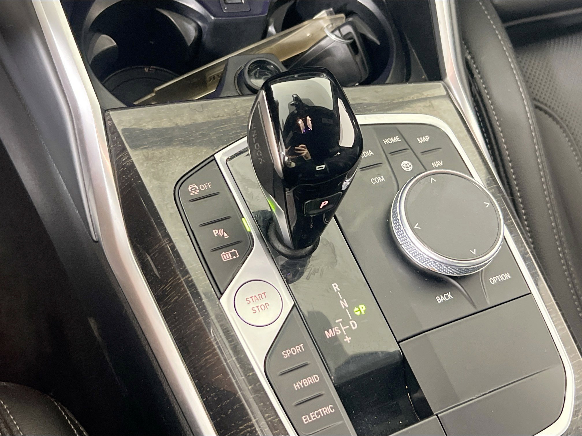 Used 2022 BMW 330e xDrive w/ Premium Package image 17