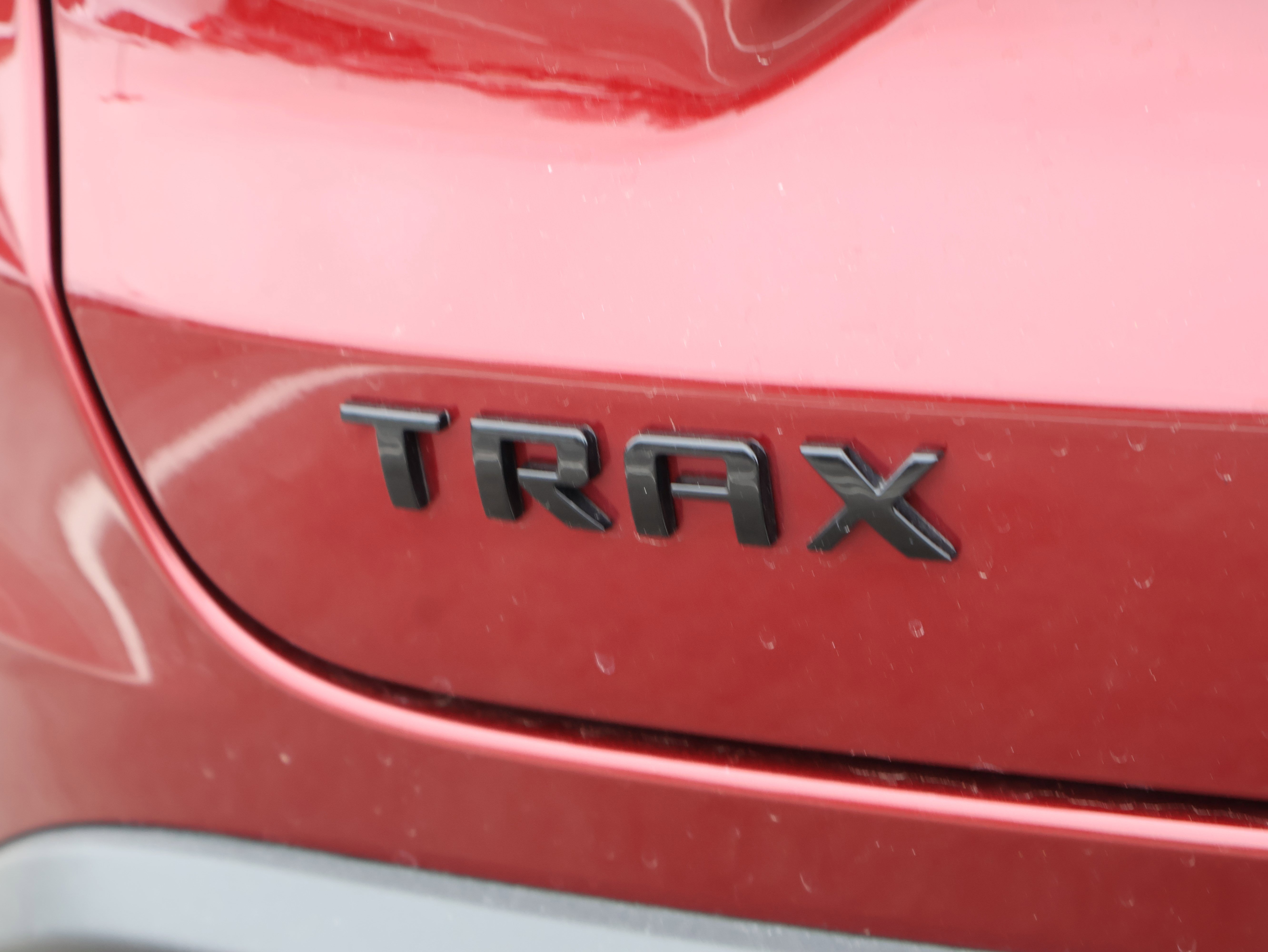 Used 2025 Chevrolet Trax RS w/ Sunroof Package image 17