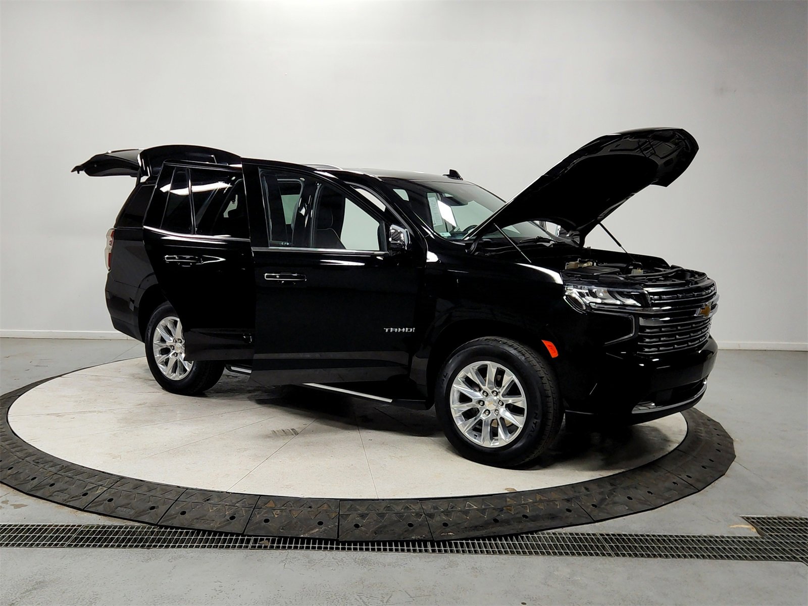 Used 2024 Chevrolet Tahoe Premier image 8