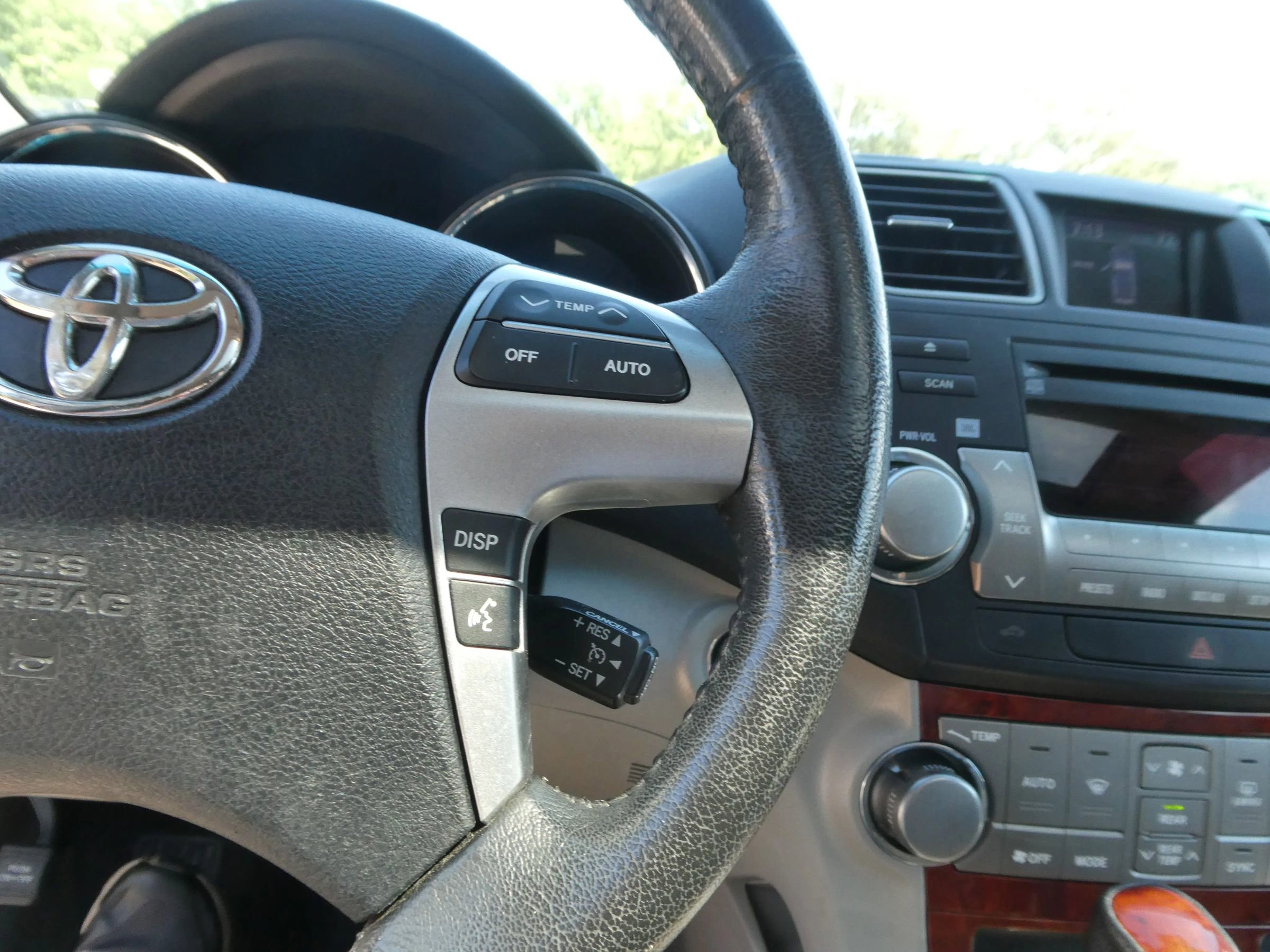Used 2012 Toyota Highlander Limited w/ Tow Pkg FWD image 20