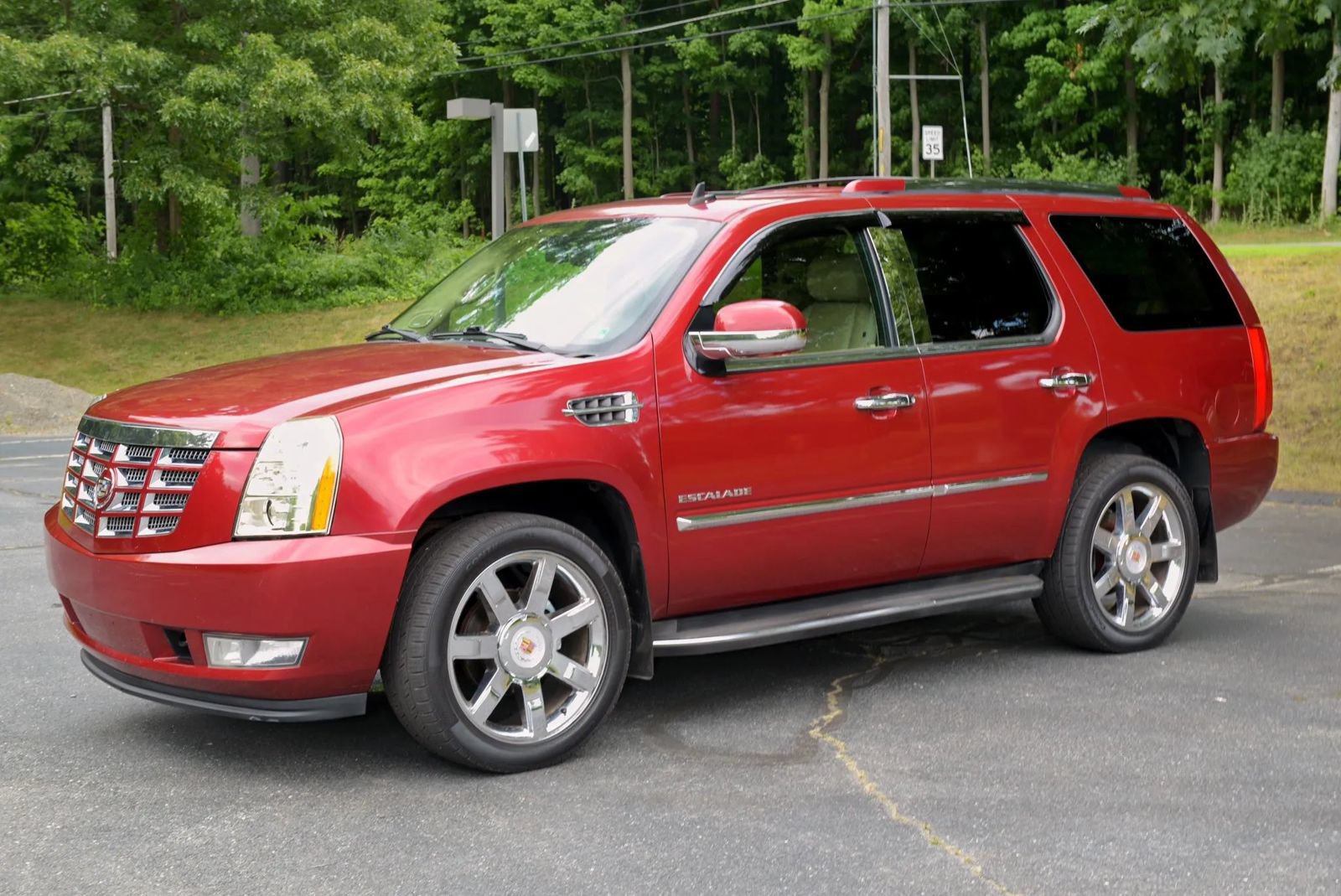 Used 2010 Cadillac Escalade Luxury AWD/4WD image 34