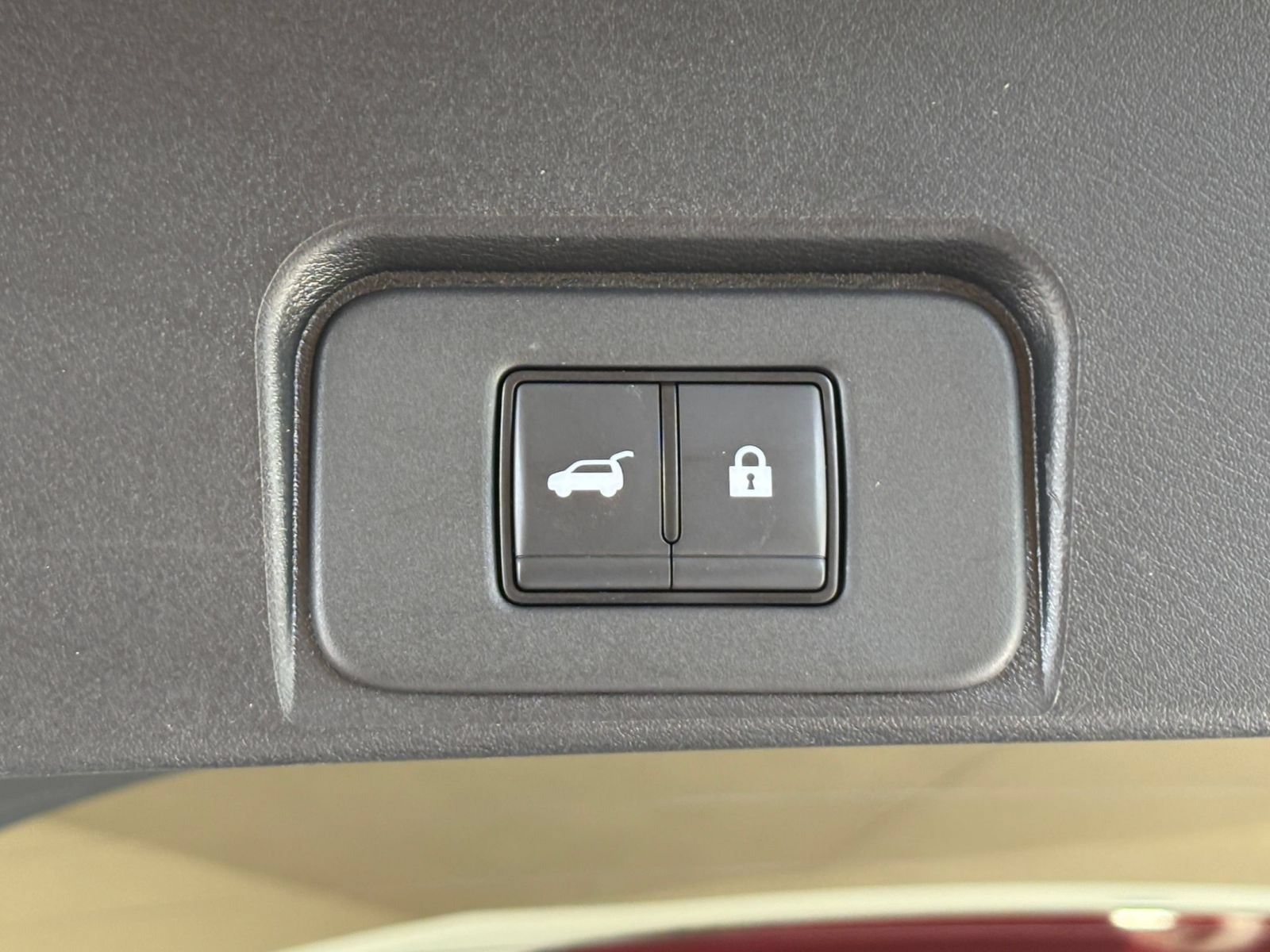 Used 2025 Nissan Rogue SV AWD/4WD image 22