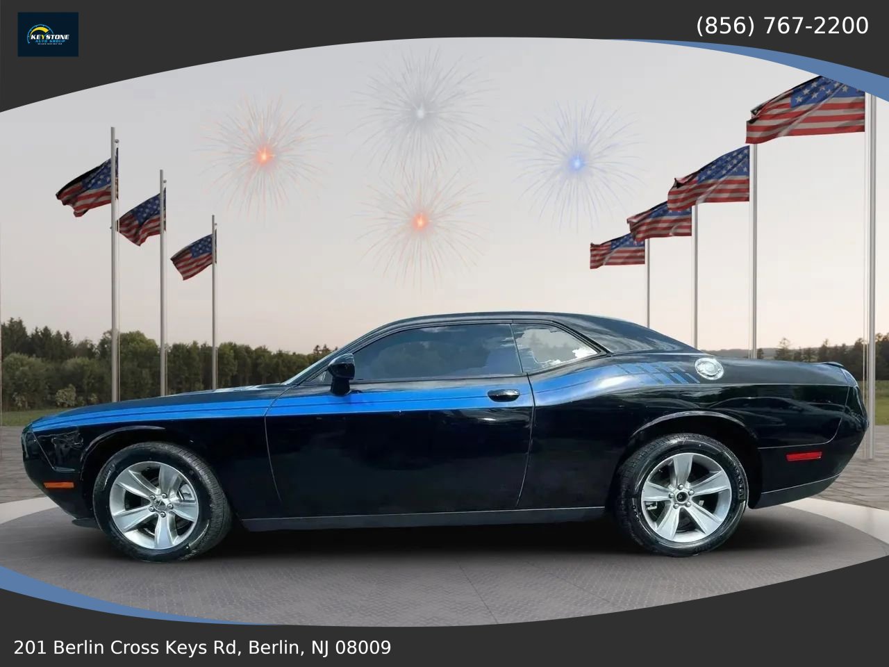 Used 2017 Dodge Challenger SXT w/ Driver Convenience Group image 4