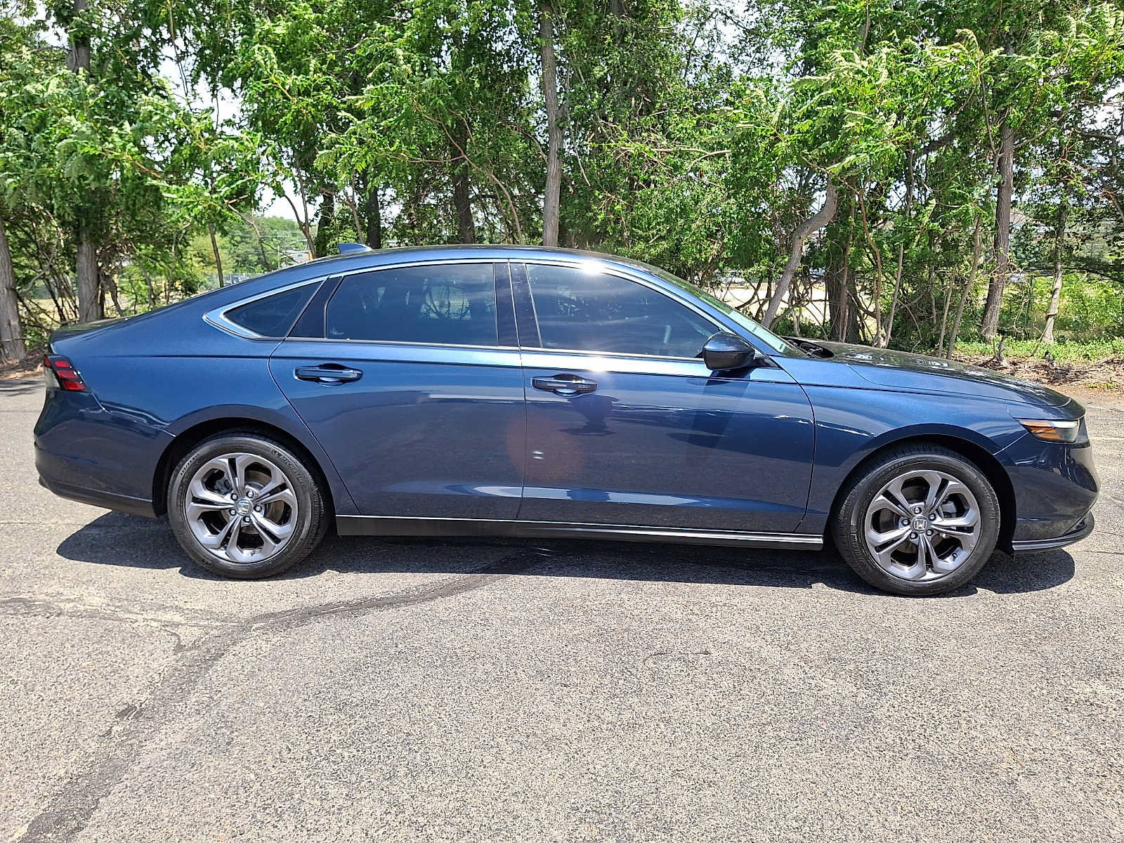 Certified 2023 Honda Accord EX image 7