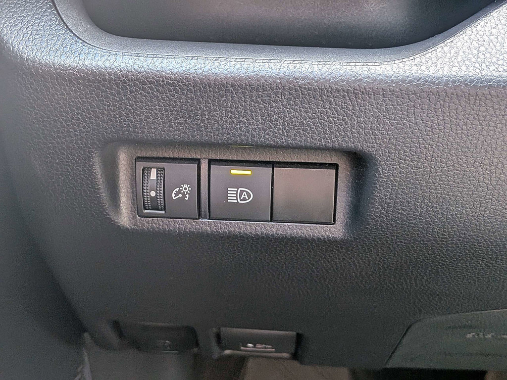 Used 2024 Toyota RAV4 XLE FWD image 23