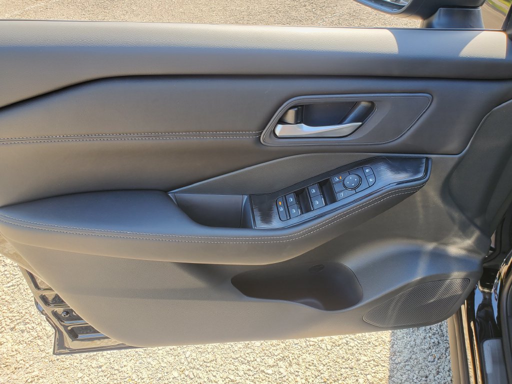 New 2026 Nissan Rogue Dark Armor FWD image 16