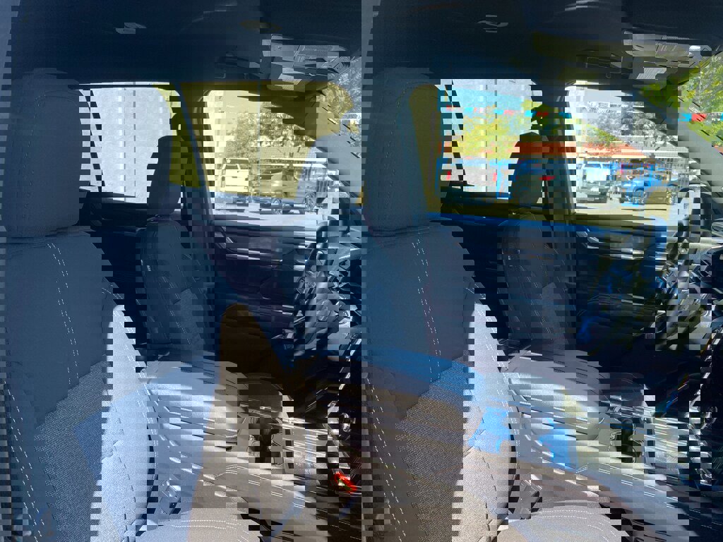 Used 2025 GMC Acadia Elevation image 24