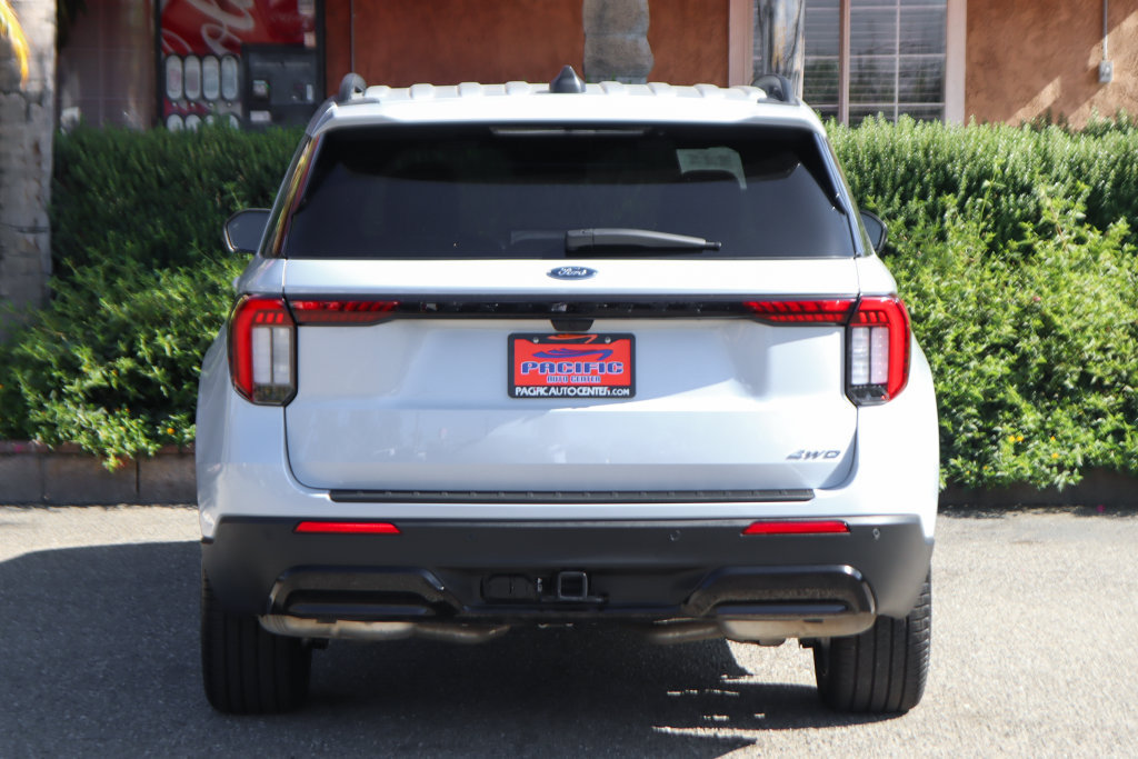 Used 2026 Ford Explorer ST-Line w/ ST-Line Street Pack AWD/4WD image 7