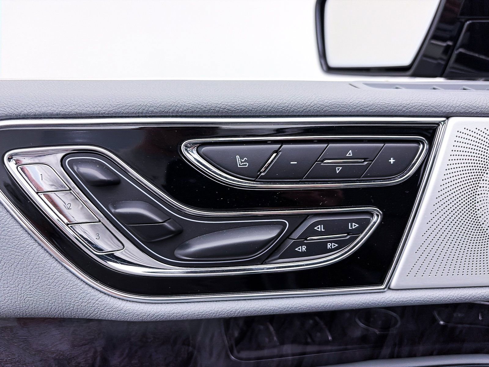 Used 2021 Lincoln Navigator Reserve w/ Luxury Package image 20