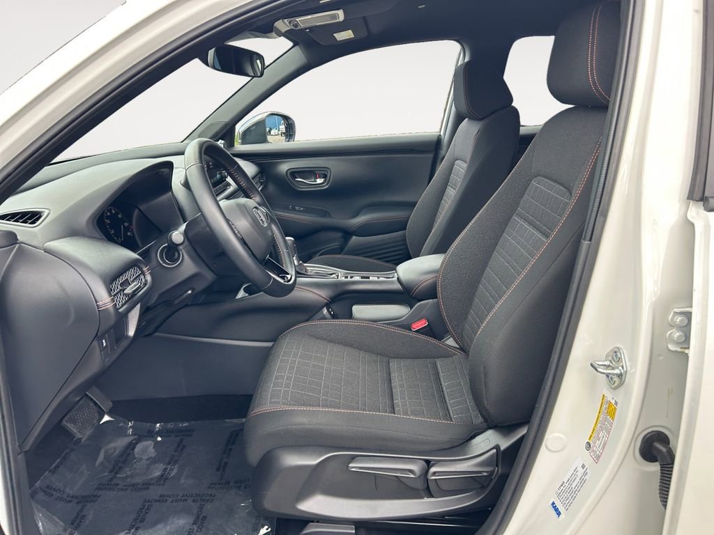 Used 2025 Honda HR-V Sport image 21