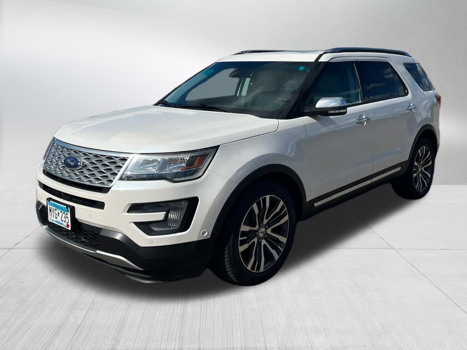Used 2016 Ford Explorer Platinum AWD/4WD image 3