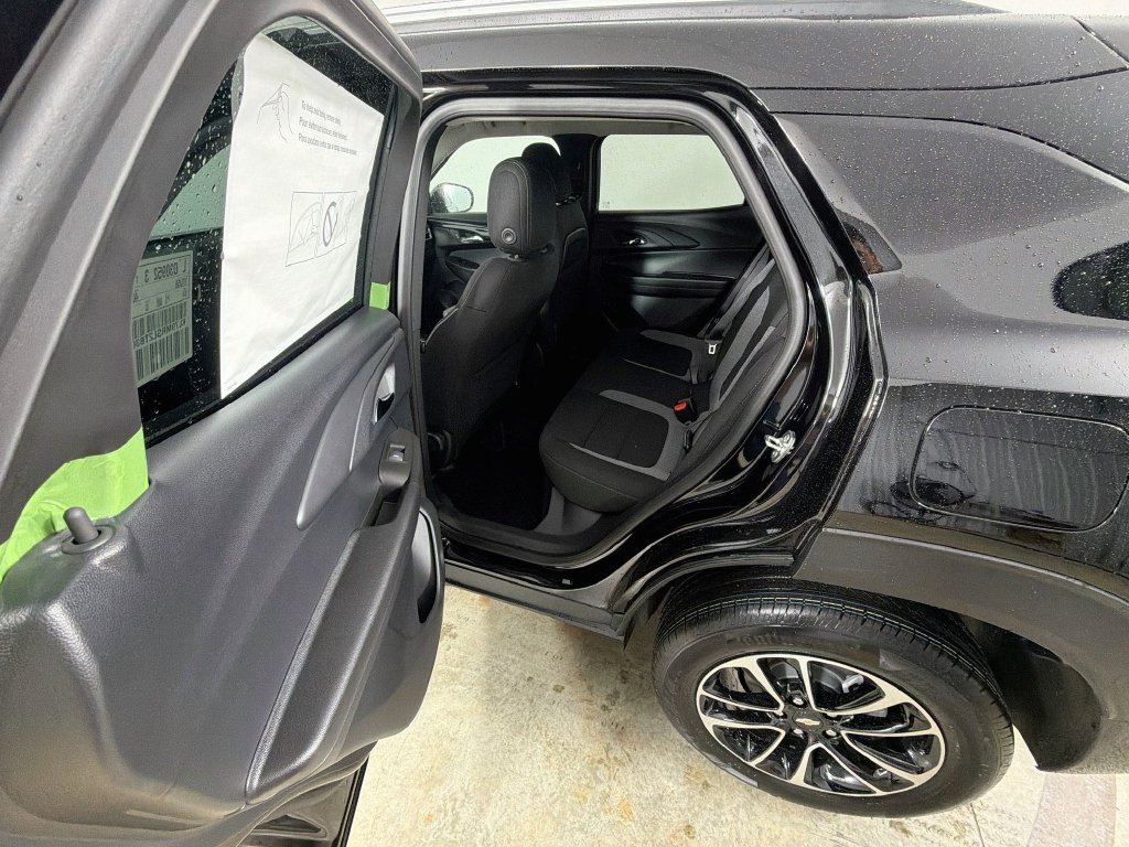 New 2026 Chevrolet TrailBlazer LT w/ LT Cold Weather Package AWD/4WD image 16