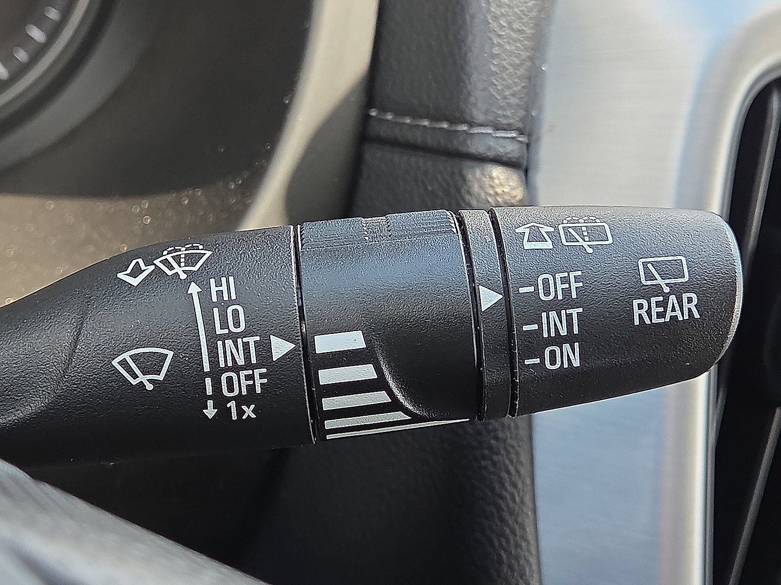 Used 2024 GMC Terrain SLE FWD image 29