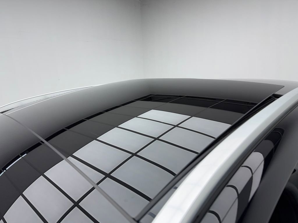 Used 2024 Mercedes-Benz GLC 300 image 11