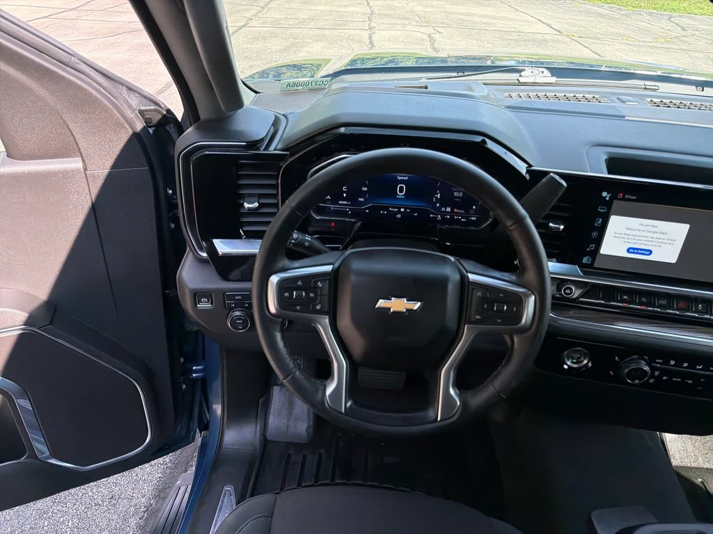 Used 2024 Chevrolet Silverado 1500 LT AWD/4WD image 25