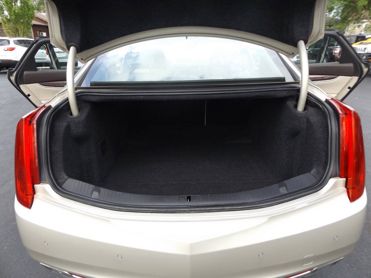 Used 2013 Cadillac XTS Luxury w/ Driver Awareness Package FWD image 30