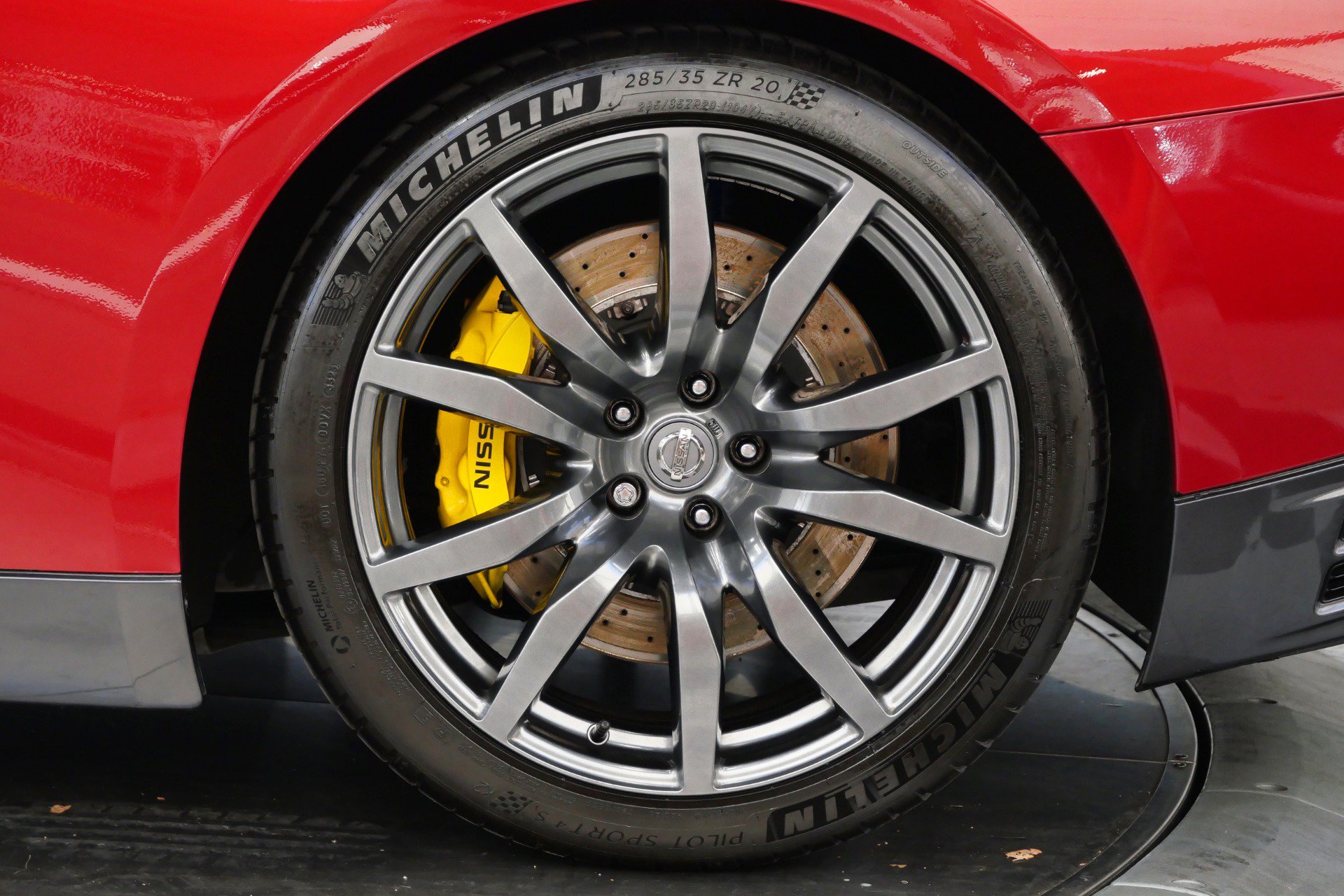 Used 2015 Nissan GT-R Premium AWD/4WD image 11