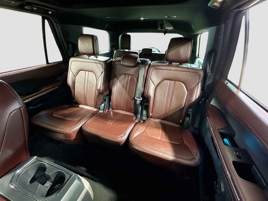 Used 2024 Ford Expedition Limited image 13