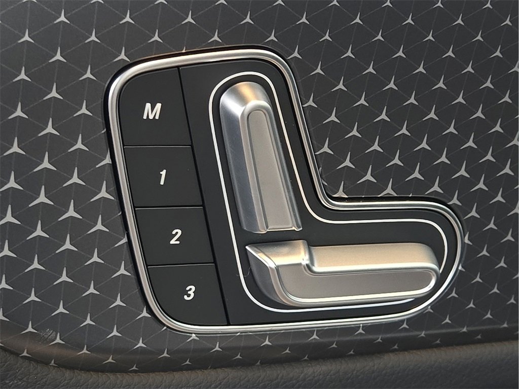 New 2026 Mercedes-Benz GLB 250 image 19