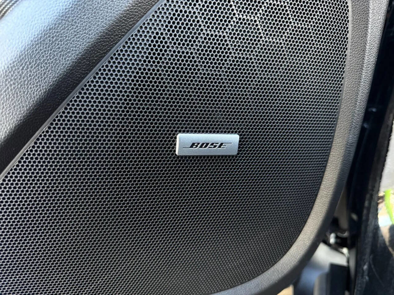 Used 2023 Chevrolet Traverse RS image 29