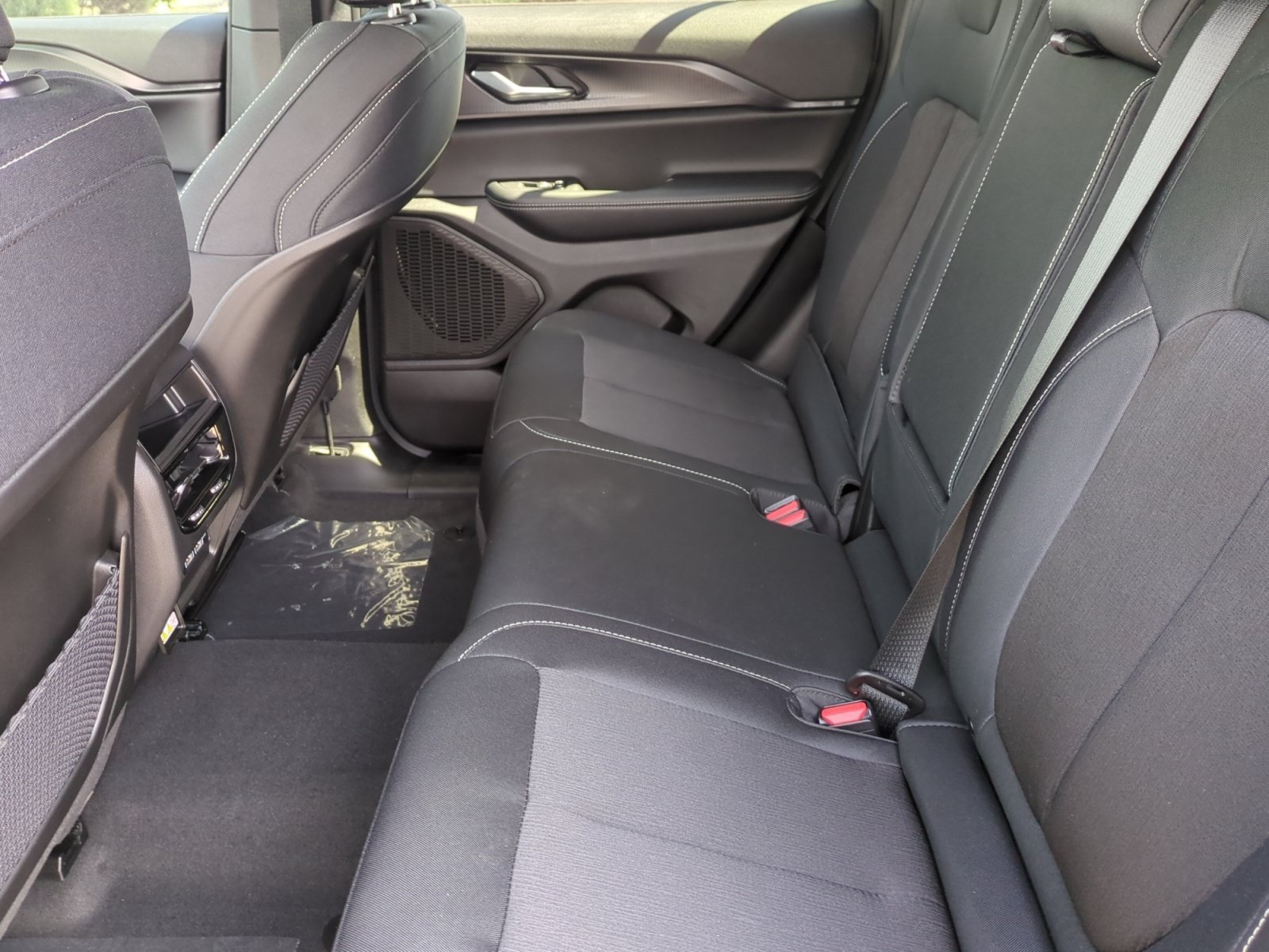 New 2026 Jeep Grand Cherokee Laredo X AWD/4WD image 17