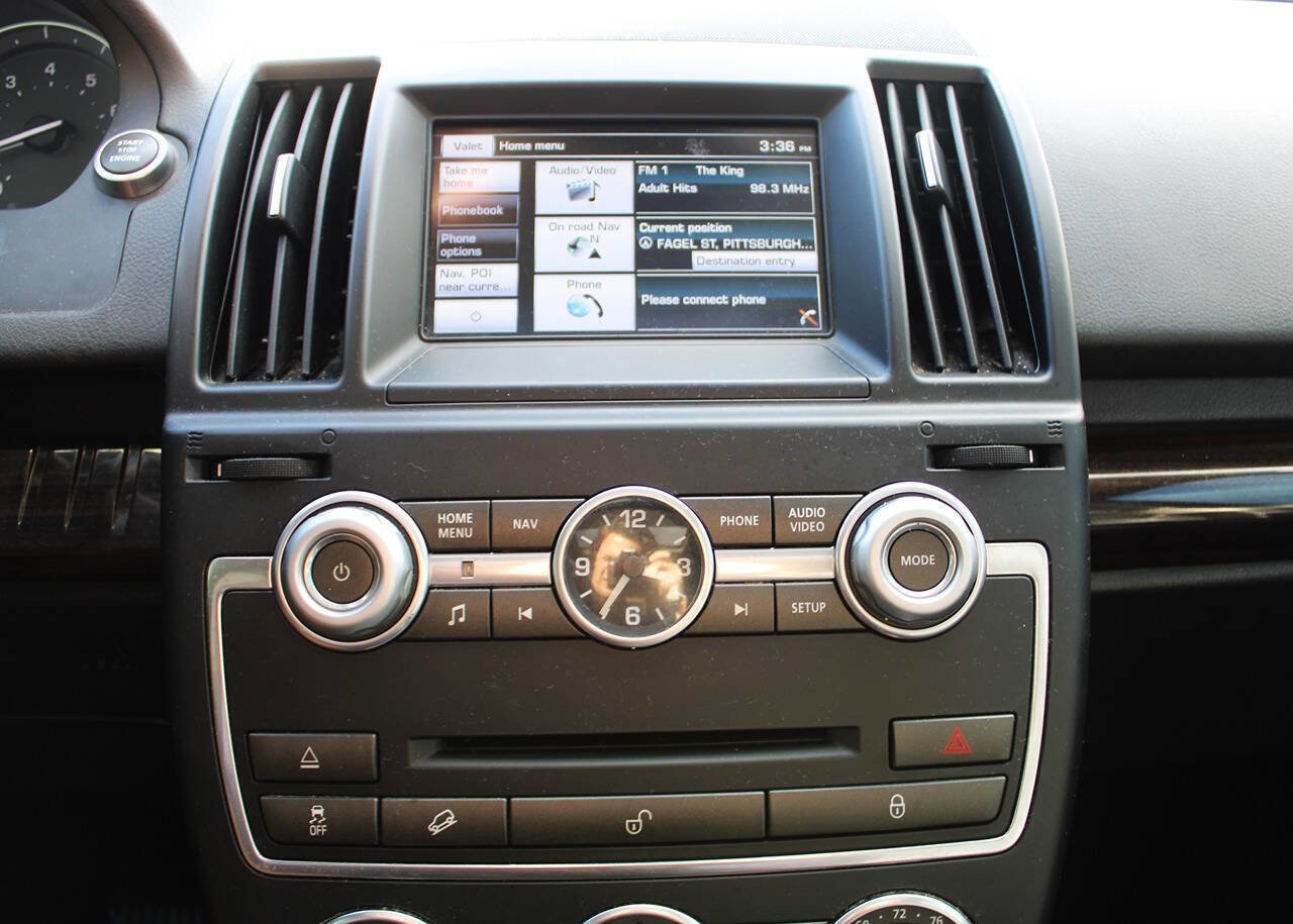 Used 2014 Land Rover LR2 HSE image 23